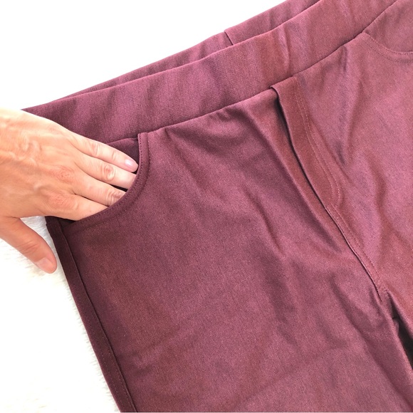 CODEFIT Burgundy Color Capri Pants with Pockets - Picture 10 of 12
